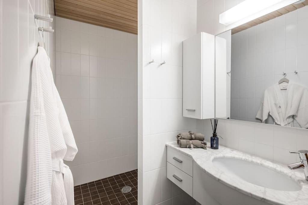 Spacious Home With Four Terrace, Sauna, Sea View Helsinki Ngoại thất bức ảnh